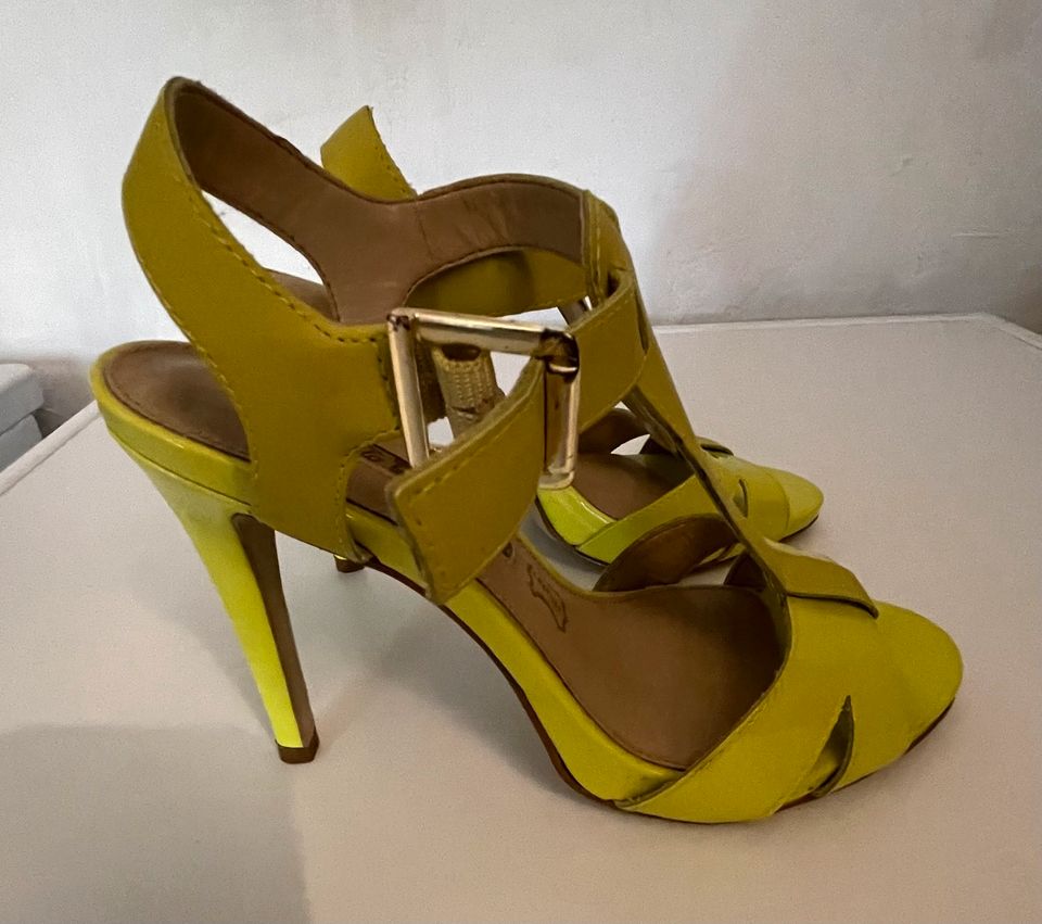 Buffalo Highheel Sandalen Größe 36 in Henstedt-Ulzburg