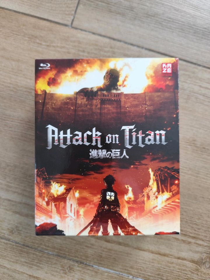 Attack in Titan Staffel 1 sammelschuber mit 3 discs in Bad Essen