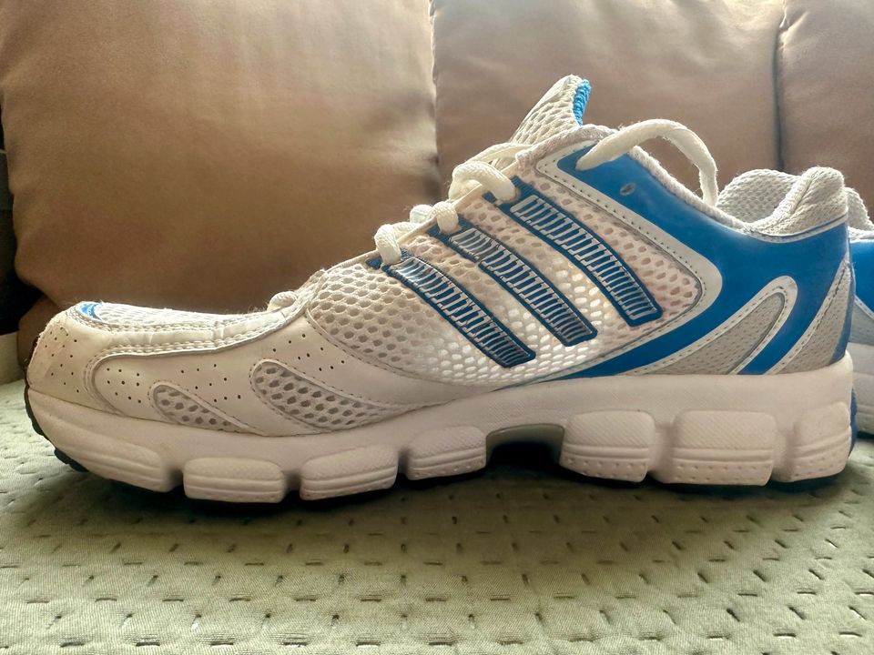 Adidas „Powerflex 663962“ von 2007 - Vintage - Größe: 42 2/3 in Berlin