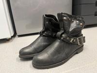 Buffalo Bikerboots /Stiefelette Gr.41 schwarz Nordrhein-Westfalen - Kamen Vorschau