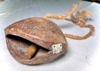Antike Glocke Kokosnuss Deko südamerika Afrika echt Sachsen-Anhalt - Leuna Vorschau