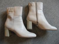 Ankle Boots von Tamaris neuwertig Farbe grau dusty grey Größe 39 Schleswig-Holstein - Eckernförde Vorschau