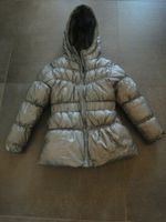 Winterjacke Gr. 128 silber-guter Zustand Nordrhein-Westfalen - Niederkassel Vorschau