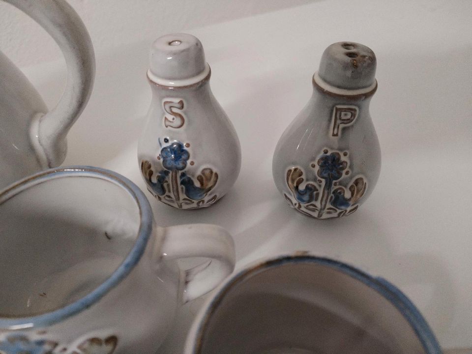 Kaffeetassen Tassen Keramik Salz und Pfefferstreuer Kuchen Set in Falkenberg