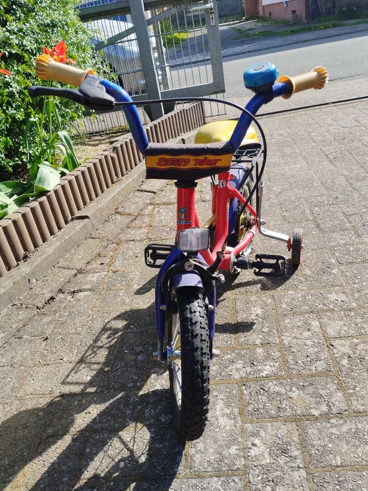 Kinder Fahrrad mit Stützrädern in Celle