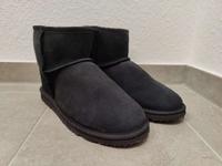 UGG Since 1974 Boots – Größe 43 – Schwarz Aachen - Aachen-Mitte Vorschau