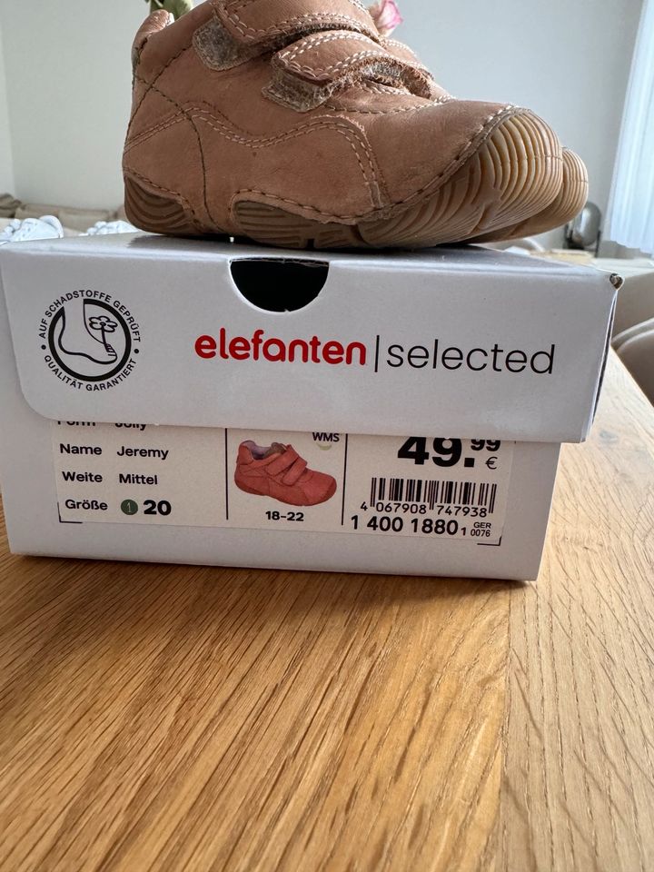 Elefanten Baby Schuhe in Stuttgart