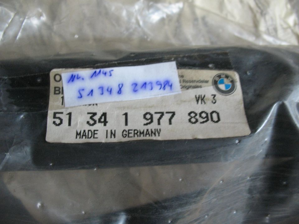 BMW e36 4T Fensterführung Tür hinten rechts 51348213984 NOS in Nürnberg (Mittelfr)