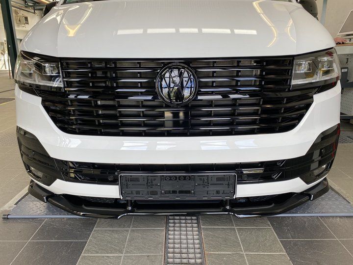 VW T6.1 Frontgrill + Gitter mit Einparkassistent 6 Sensoren + ACC