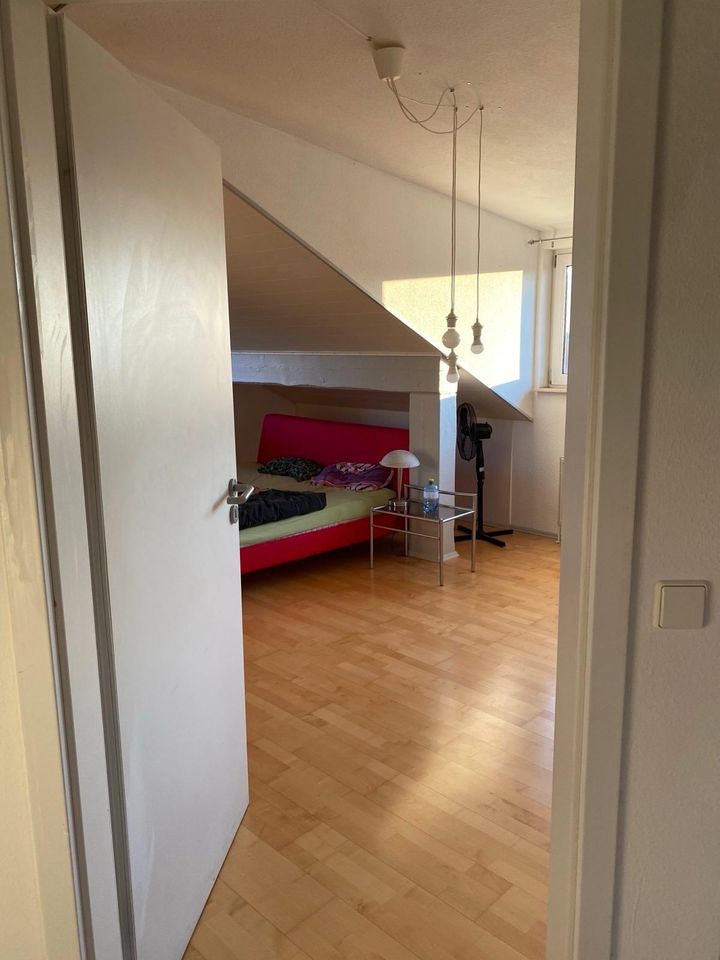 **super liebliche, helle 2,5 Zimmer DG-Wohnung am Ortsrand** in Leutkirch im Allgäu