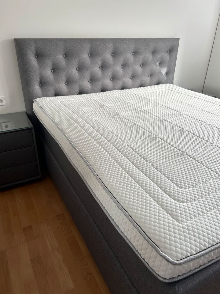 Boxspringbett 180x200+2x Nachschrank in Stuttgart