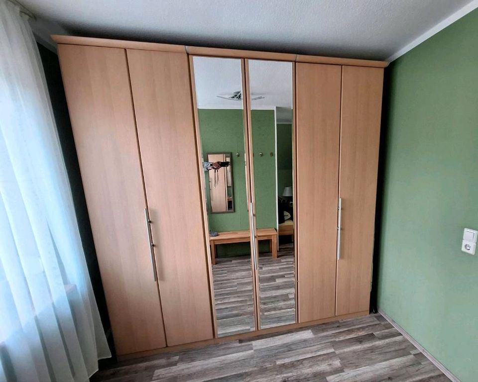 4tlg. Schlafzimmer in Buche: Kleiderschrank, Bett, Nachtschränke in Pirna