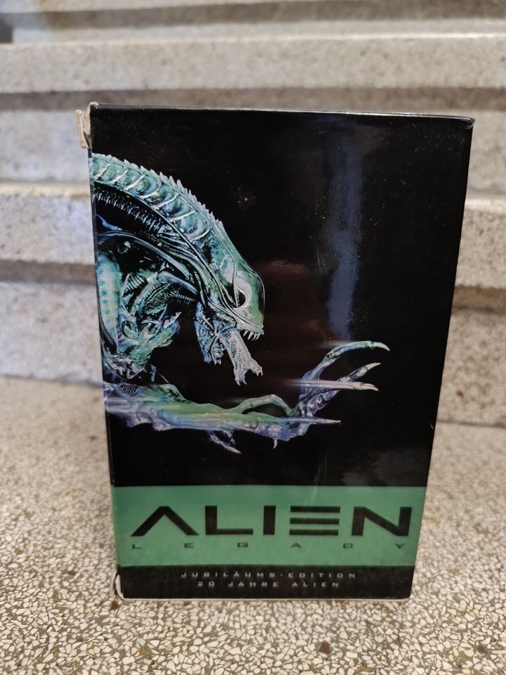 Alien VHS-Box Retro in Heusweiler
