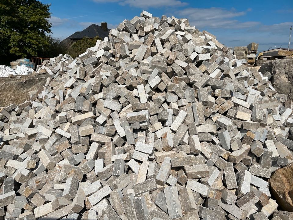 Muschelkalk Steine gesägte Steine Platten  Pflaster etc in Erlenbach