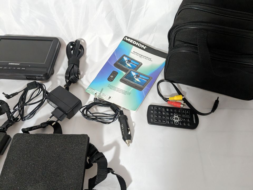 Verkaufe Portablen DVD Player mit Zubehör in Erbach