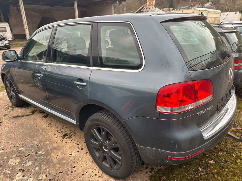 Volkswagen Touareg R5 TDI TüV 06/24 Klima Navi in Wertheim