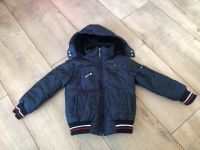 Tommy Hilfiger Winterjacke Bomberjacke Junge weiches Fell 110/116 Niedersachsen - Liebenburg Vorschau