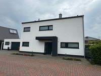 Modernes, stilvolles Einfamilienhaus mit Doppelgarage, Garten, PV-Anlage und Sauna Niedersachsen - Barnstorf Vorschau