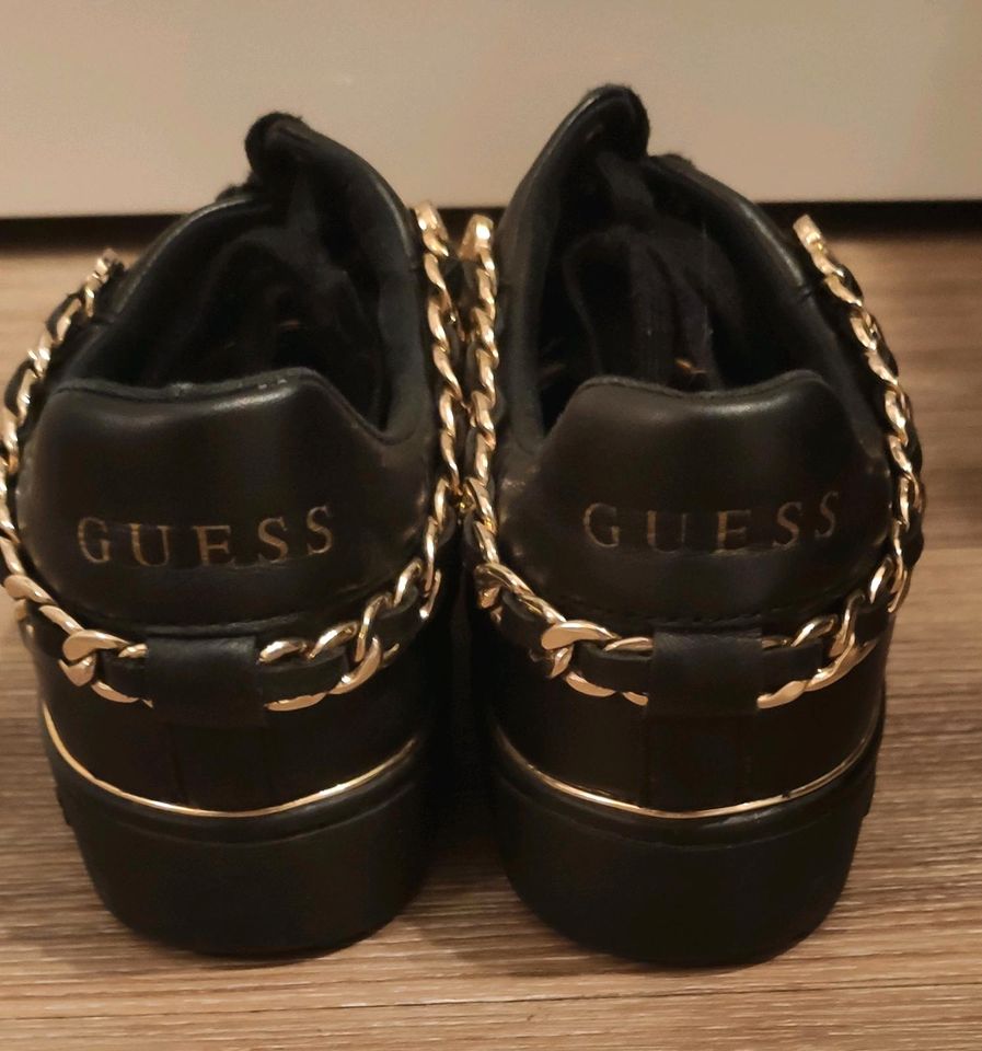 Guess Sneaker Schwarz-Gold Gr. 41 in Raesfeld