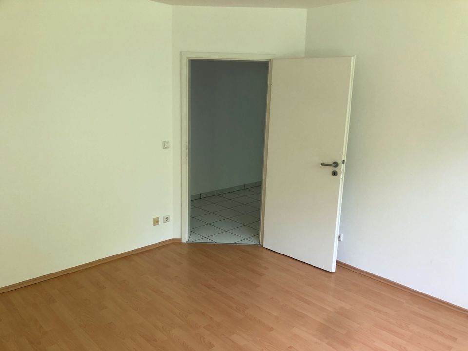 Helle ruhige 2 Zimmer Wohnung in Suhl zu vermieten in Suhl