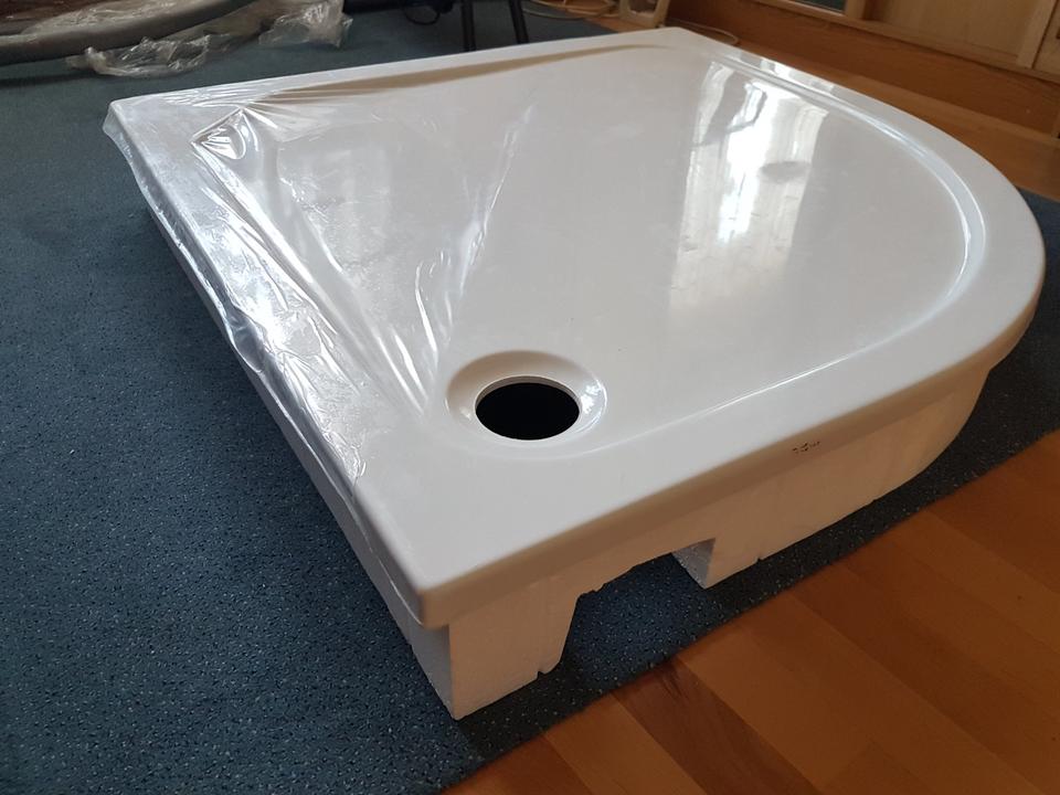 Duschwanne 100 x 100 mit Wannenträger, Ablaufgarnitur, alles neu in Lauterhofen
