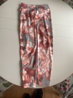 H&M Sport Leggings Gr.  M grau geblümt Niedersachsen - Wilhelmshaven Vorschau