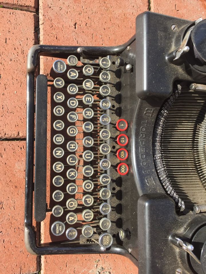 Historische Schreibmaschine Torpedo 6 in Leinefelde