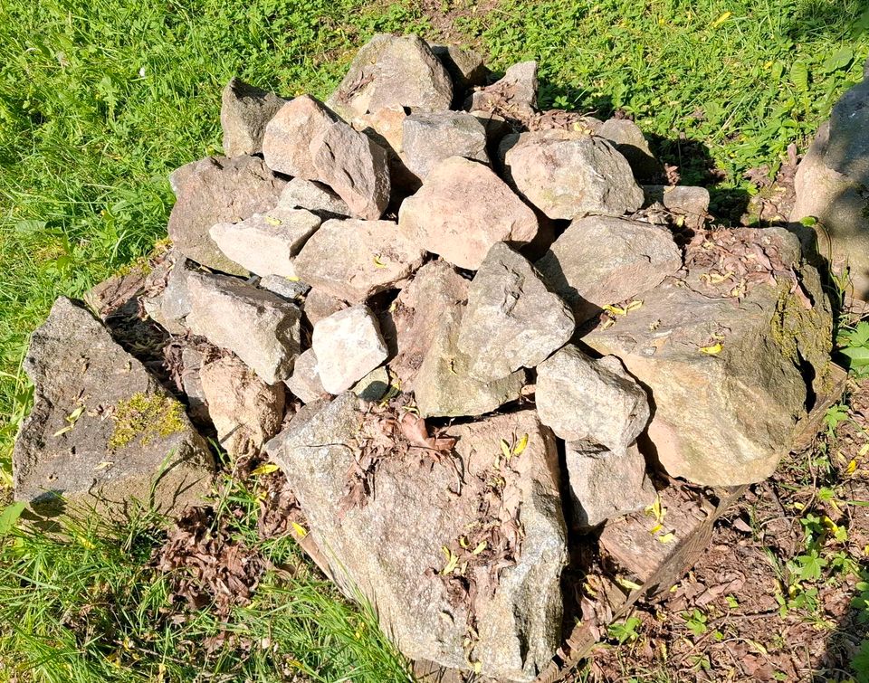 Granitsteine Findling Naturstein in Kirchroth