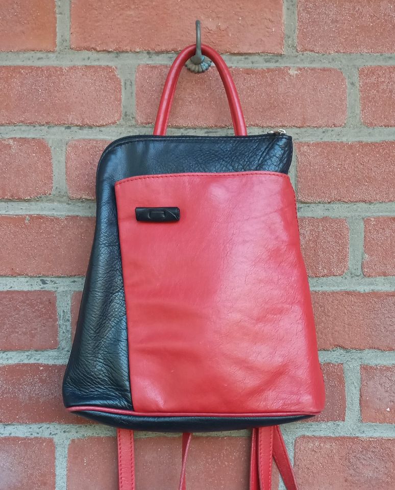 Damen City Leder Rucksack schwarz/rot modern+elegant gebr. wieNEU in Norderstedt