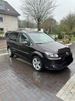 VW Touran,2,0 L, Violett Metallic, Top Ausstattung Niedersachsen - Hemmoor Vorschau