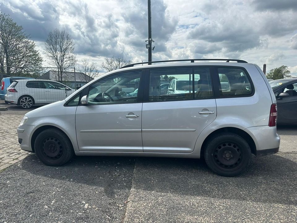 Volkswagen Touran 2.0tdi Trendline 7-Sitzer Motorproblem in Wuppertal