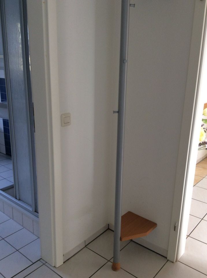 Garderobe ca. 2,05 h - 36 t - Hausauflösung Sellin kurze Zeit! in Sellin