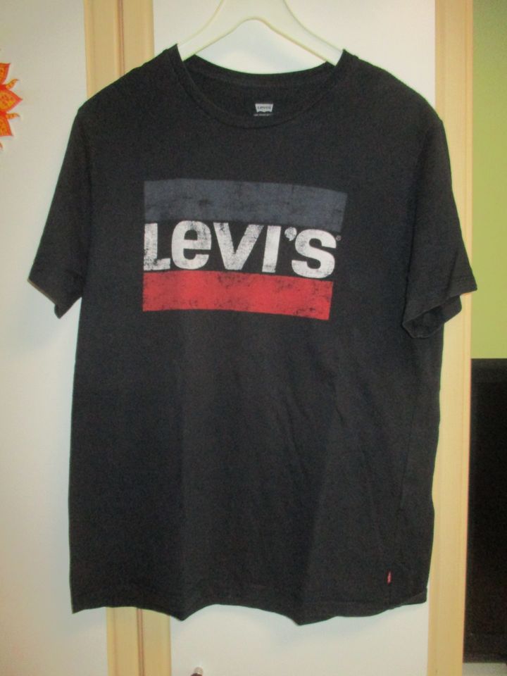 2 Levis T Shirts Gr. M, Farbe Blau, Schwarz ,Preis pro Stück in Wadgassen