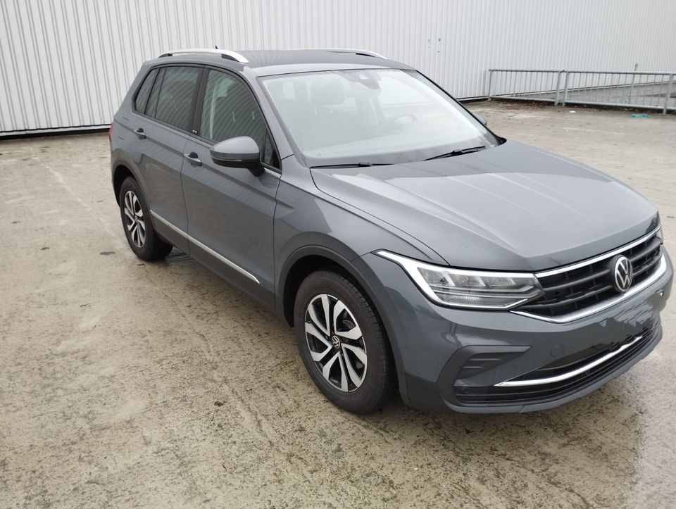 Tiguan Active 1,5 l TSI OPF 110 kW (150 PS) 6-Gang in Emden