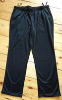 Leichte TRAININGS-HOSE Gr. L Schwarz 2 Taschen Gerades Bein TOP! Frankfurt am Main - Oberrad Vorschau