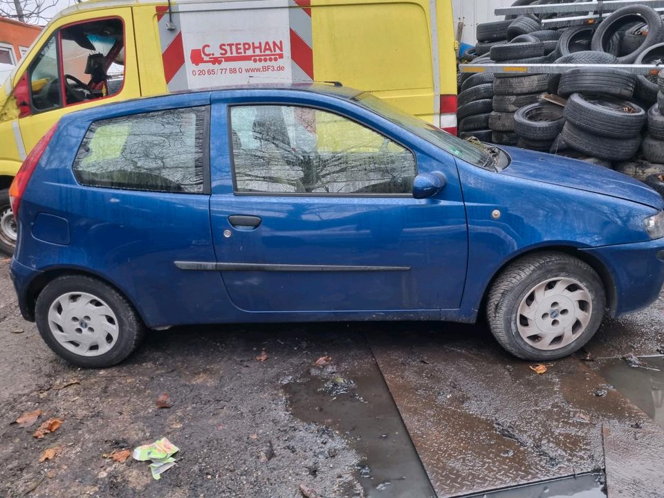 Fiat punto Motor Getriebe Achse Antriebswelle Stoßdämpfer in Duisburg