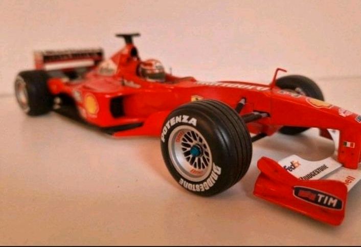 Michael Schumacher Ferrari 1:18 Modelle Formel Eins in Bad Ems