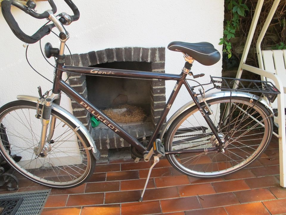 Citybike von Peugeot mit Nabendynamo in gutem Zustand-28 Zoll in Olching