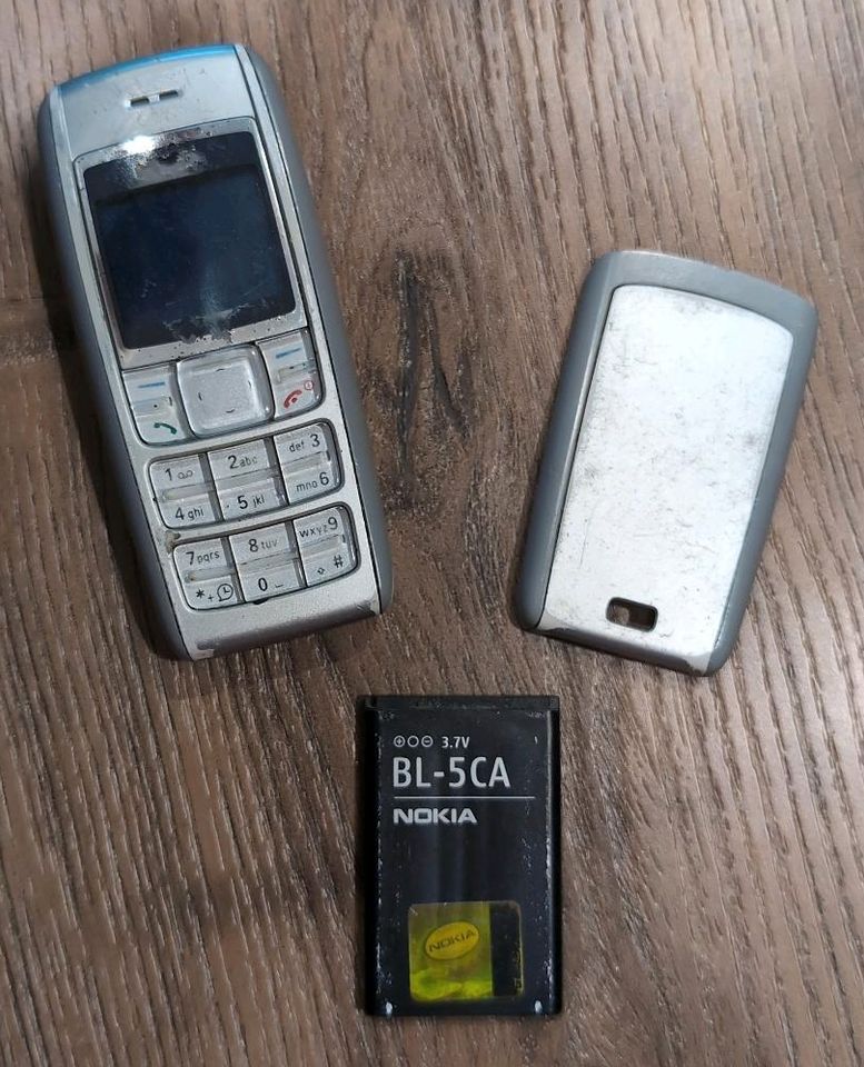 Nokia 1600 Silber mit Akku in Langenberg