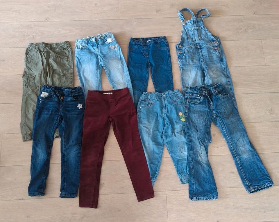 Paket 8 Hosen Jeans 122-128 in Dresden