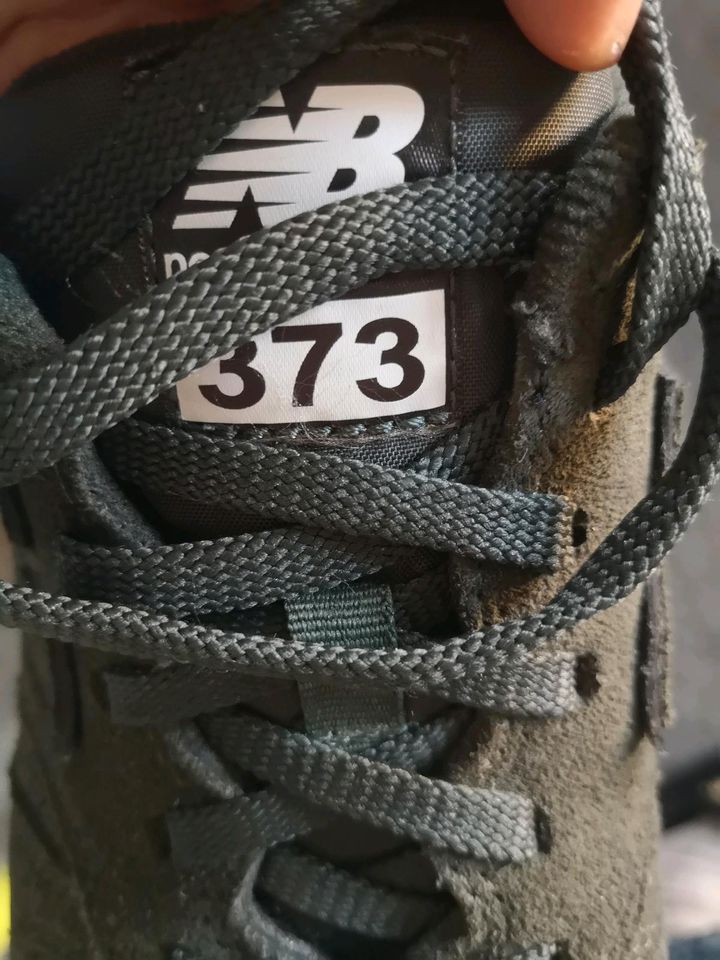 New Balance 373, dunkelgrün, Gr. 39, Leder in Lemgo