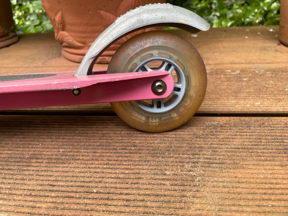 micro sprite Roller Scooter pink in Köln