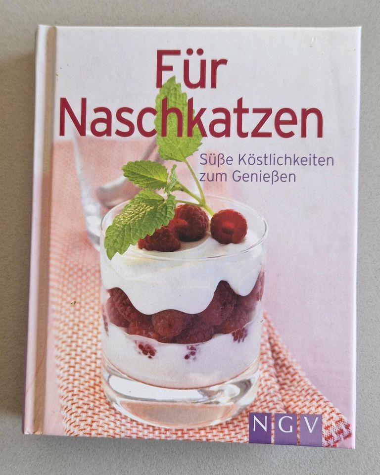 Kochbuch Dessert Nachtisch Küche in Künzell
