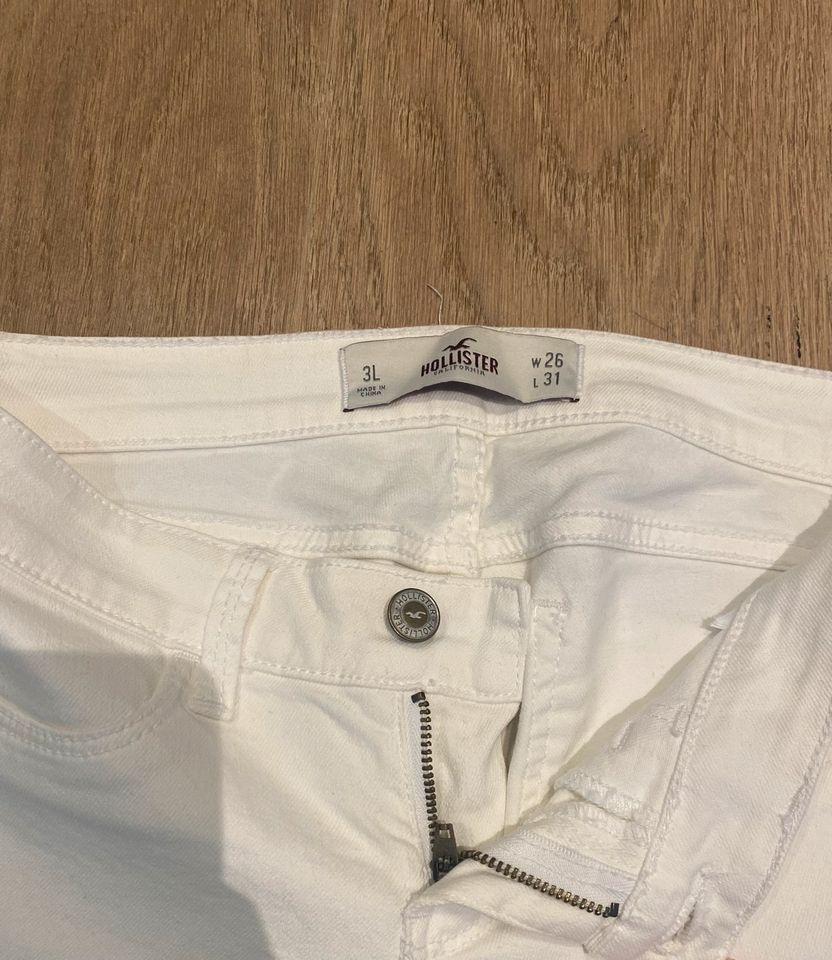 Hollister California Jeanshose, weiß, Größe 3L W26 L31 in Stuttgart