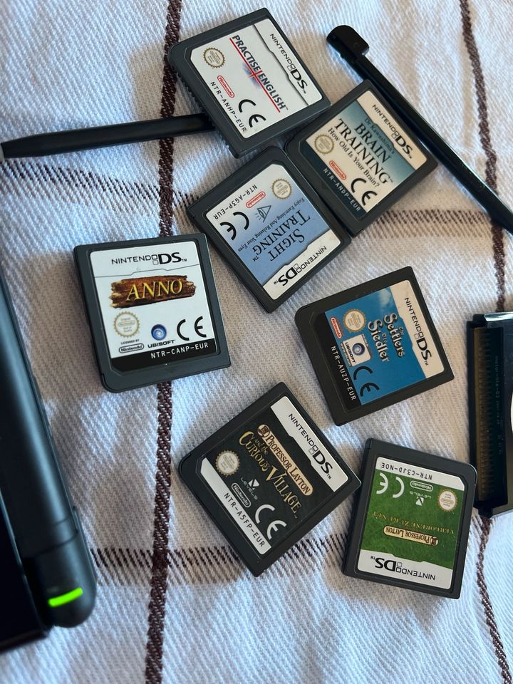 Nintendo DS Schwarz  + 2 Stifte + 7 Spiele + Tasche+RumblePack in Büdelsdorf