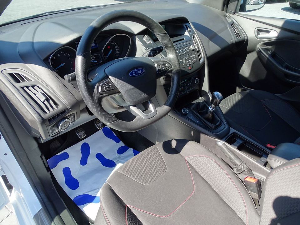 Ford Focus 1.0 EcoBoost ST-Line Klimaaut. Sitzheizung in Eisleben