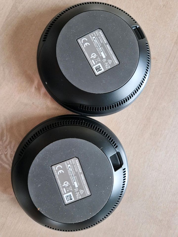 2 x Samsung Wireless Charger in Affing