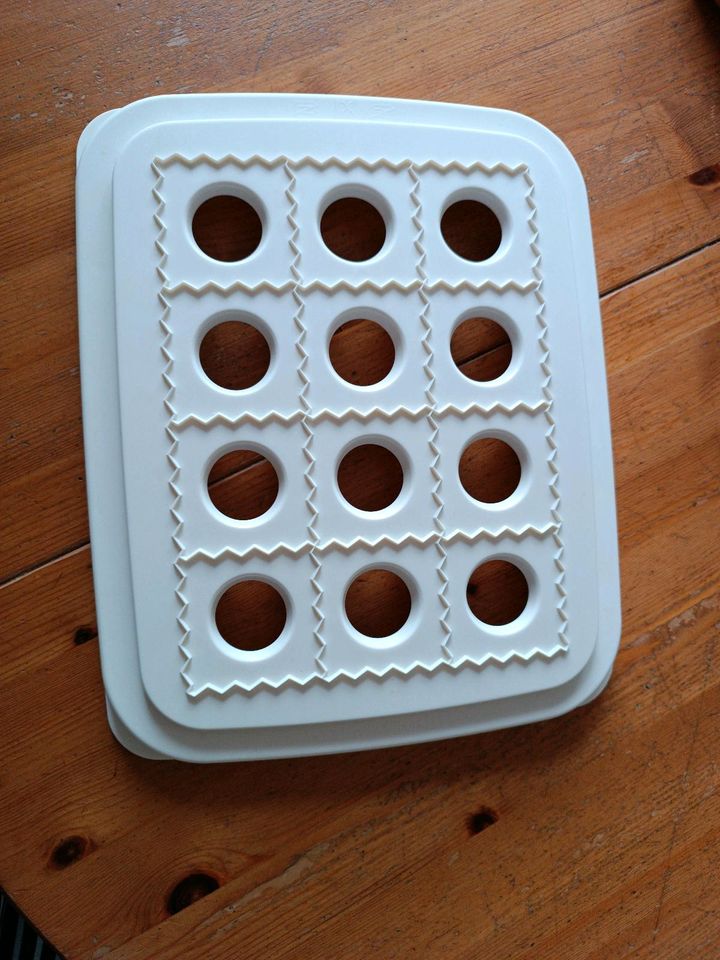 Tupperware Ravioli Maker in Ahlerstedt