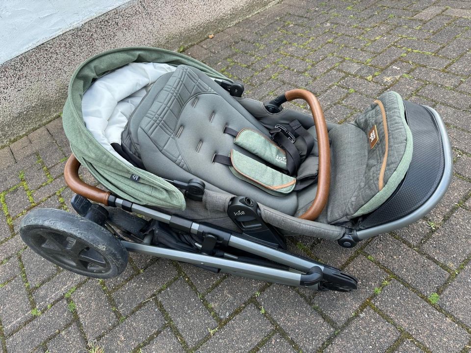 Joie Kinderwagen mit Babywanne in Lennestadt
