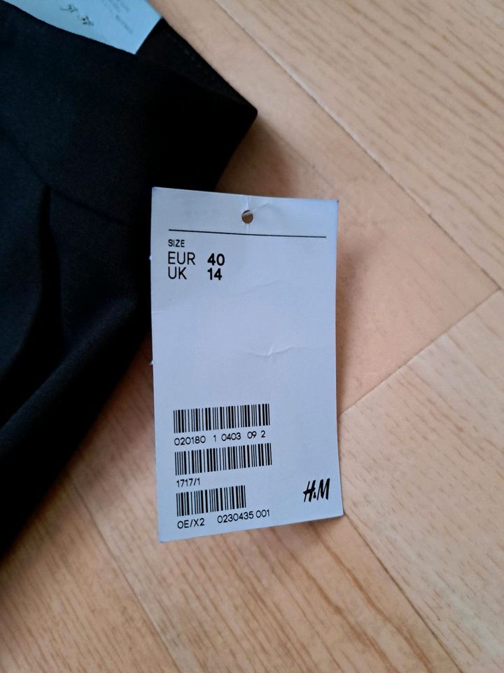 H&M schwarze Hose neu mit Etikett in Landstuhl